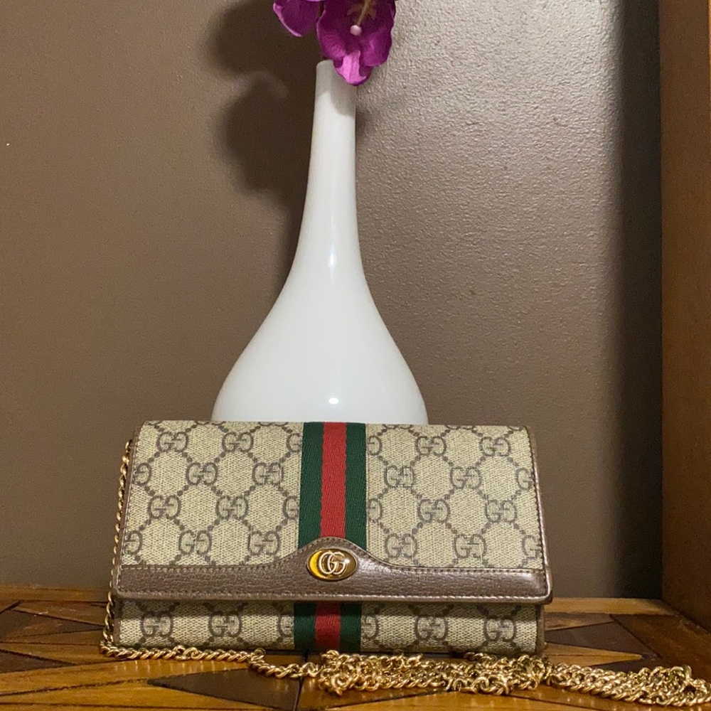 Gucci Ophidia chain wallet with detachable chain, original box and dust bag.